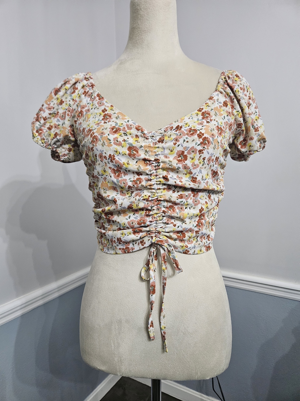 Forever 21 White Floral Ruched Tie-Front Crop Top Boho Cottagecore Peasant Sz M